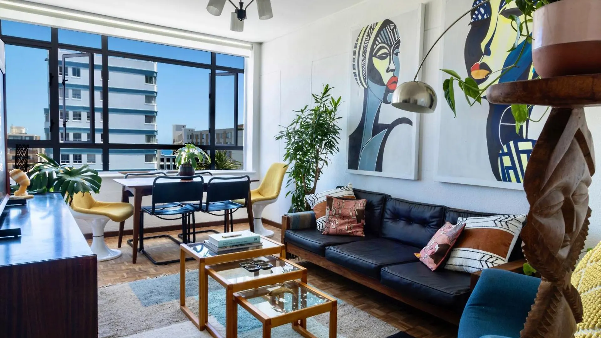 Ocean View, Central And Secured 3 Bedroom Apartment Cape Town