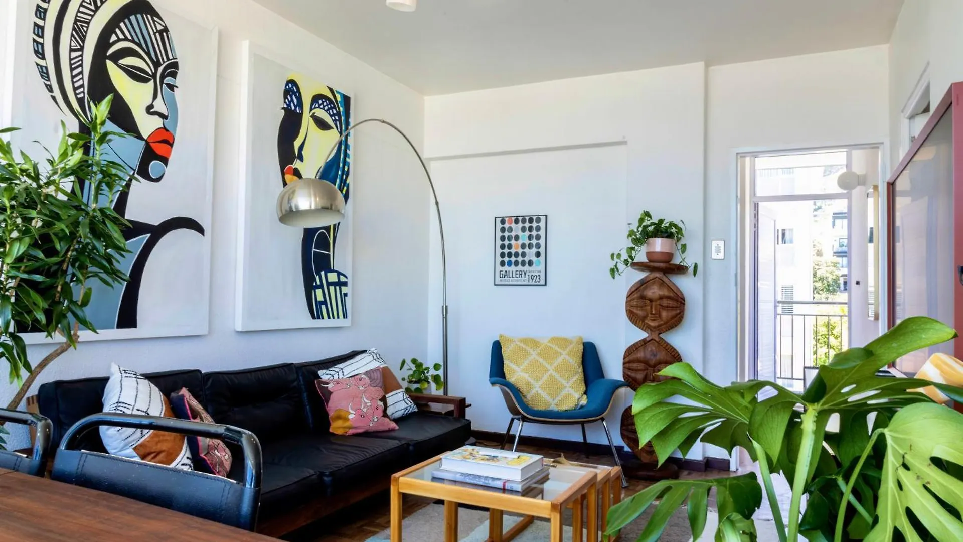 Ocean View, Central And Secured 3 Bedroom Apartment Cape Town