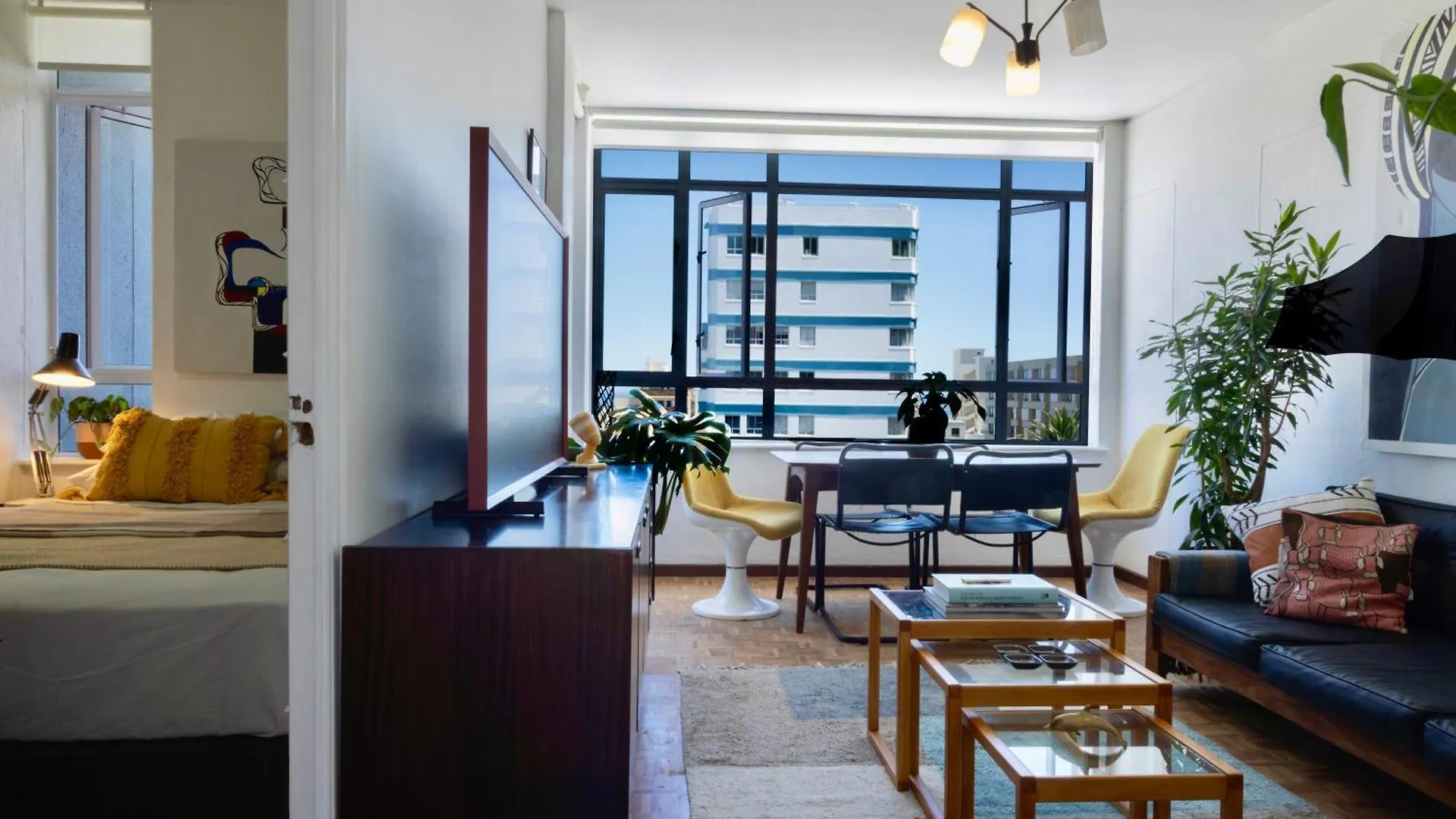 Ocean View, Central And Secured 3 Bedroom Apartment Cape Town
